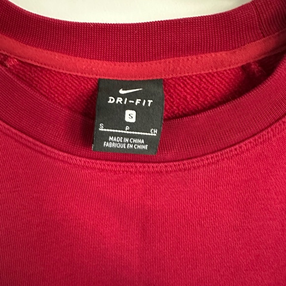 Red Nike Embossed Logo Cropped Dri-Fit Crewneck Sweatshirt Small - Picture 4 of 15